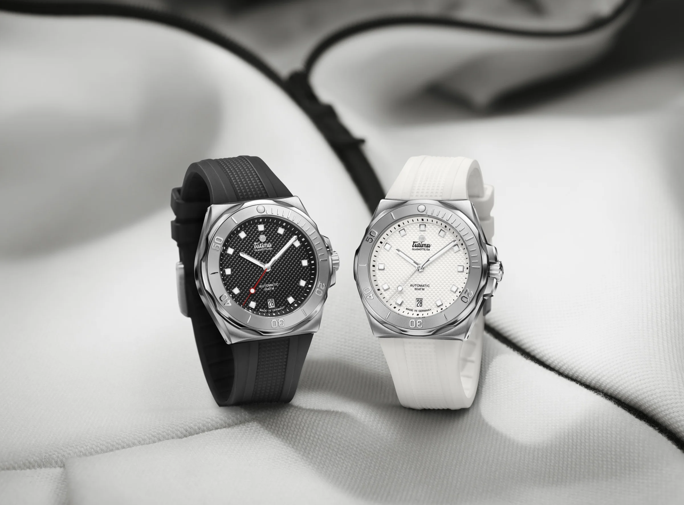 Seven Seas S 6156-25 — front view