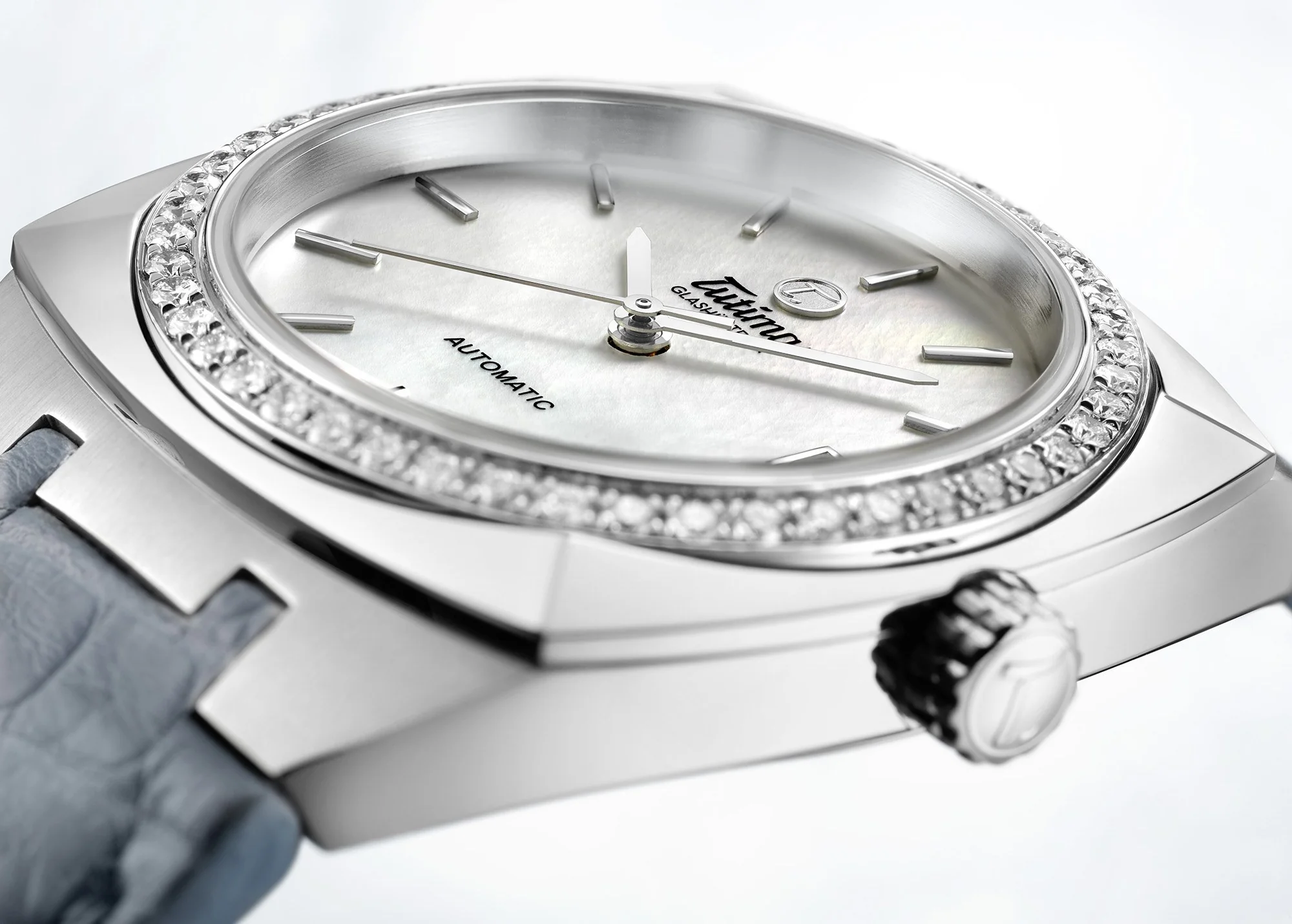 Lady Diamonds 6701-02 — detail