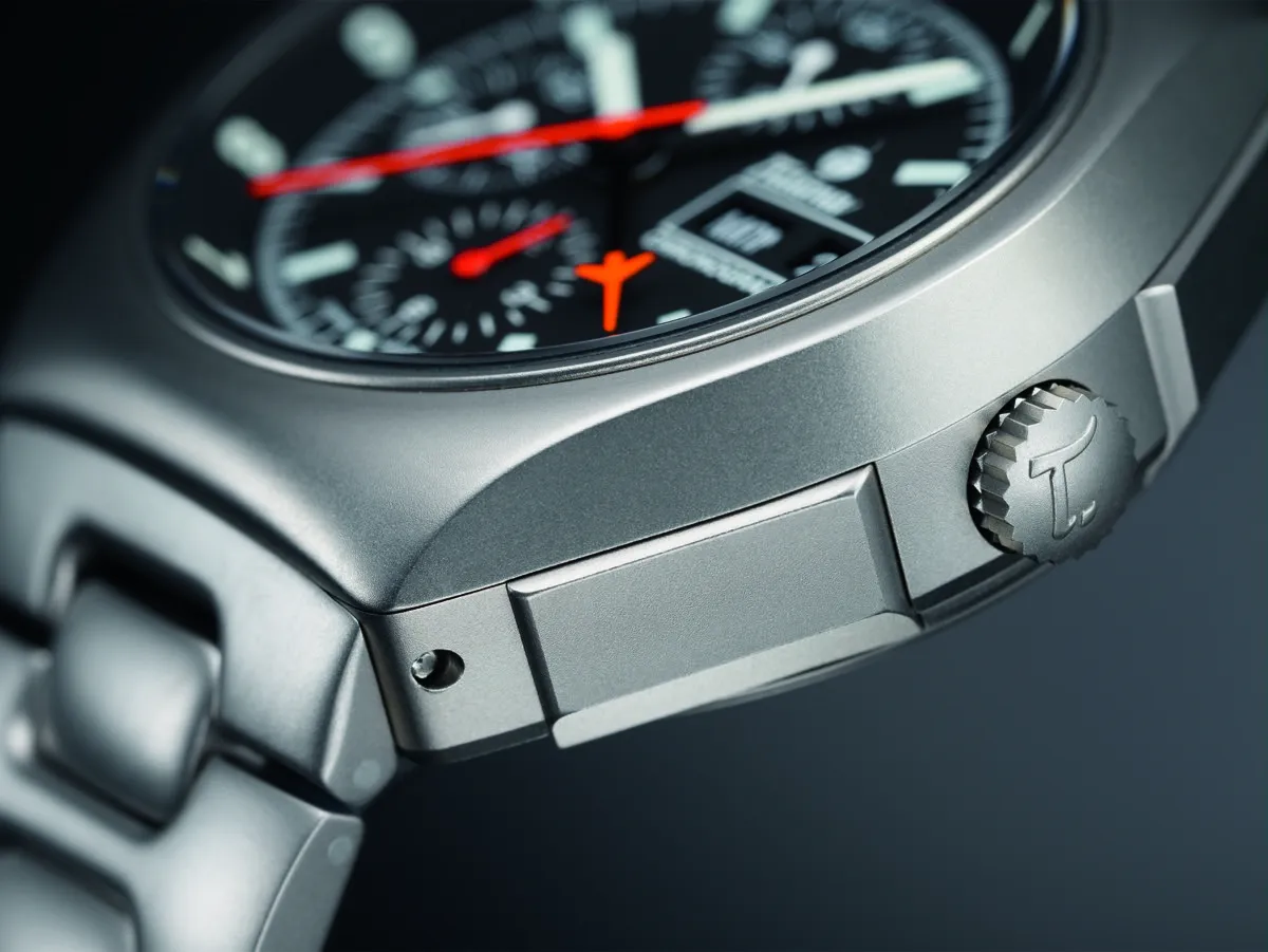 Military NATO Chronograph T 760-02 — 斜め