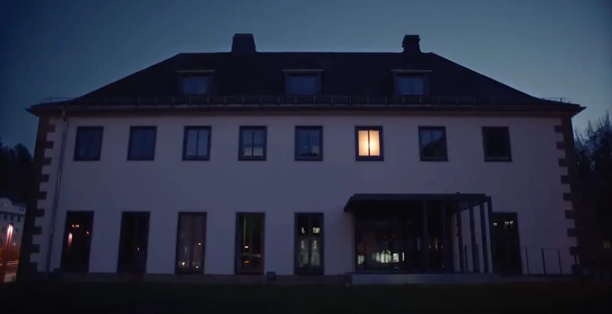 歡迎加入Tutima大家庭。贏得Vintage Chronograph。