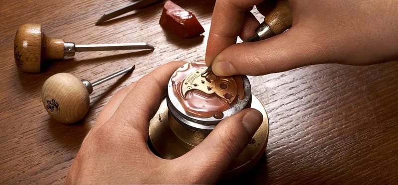 The Hommage: 550 Components, One Day in May