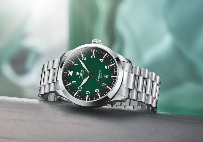 Automatic 6105-30 — 斜め