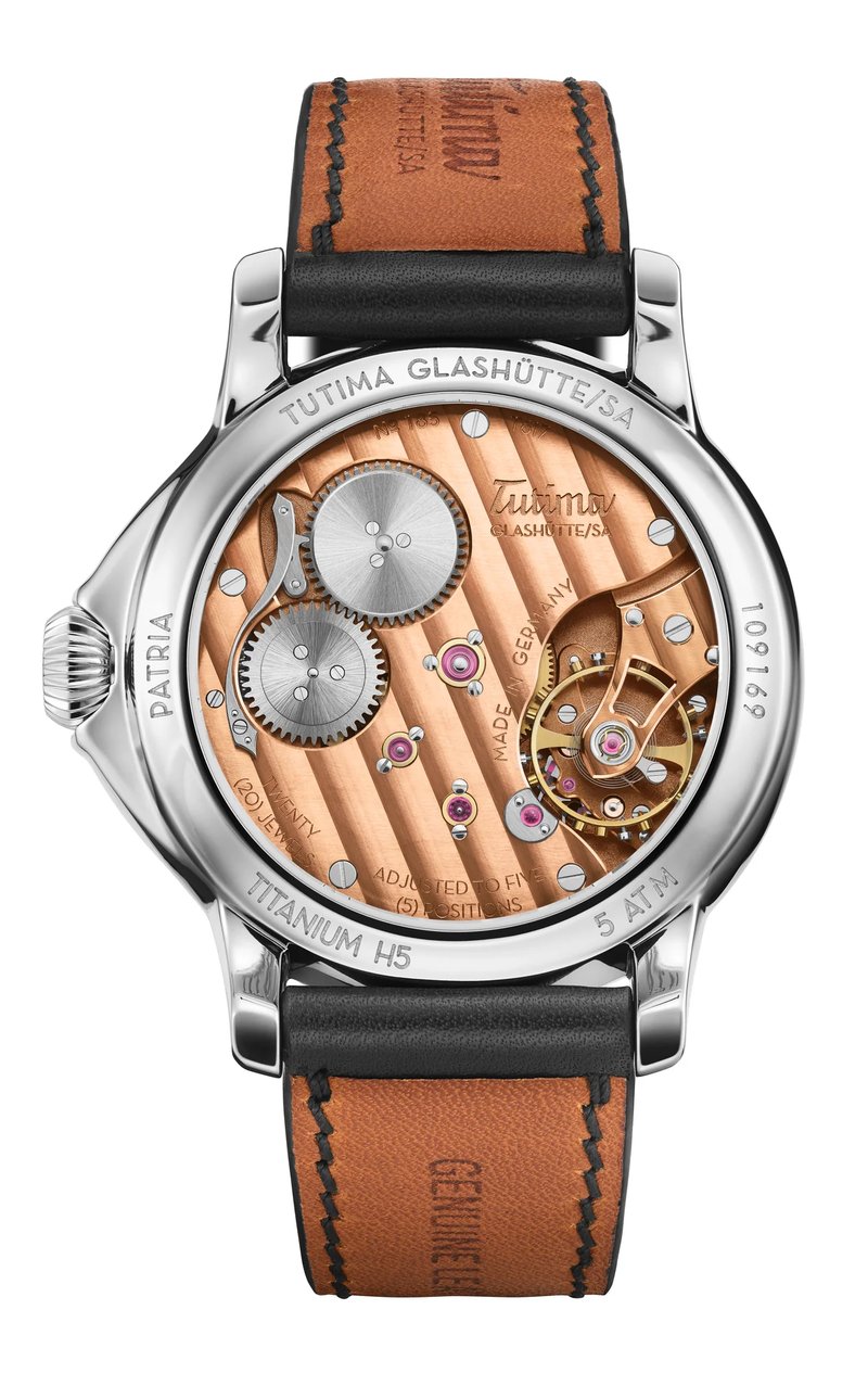 Patria 6612-01 — 裏蓋