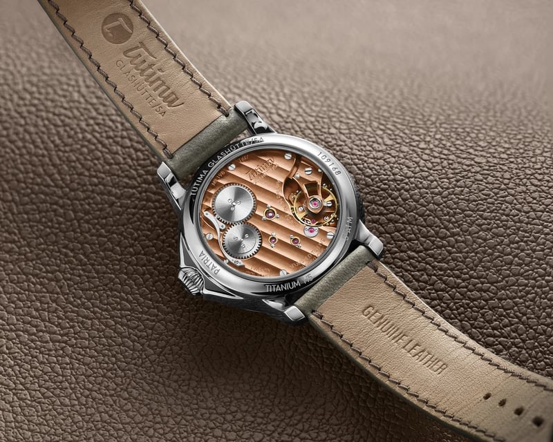 Patria 6612-03 — 裏蓋