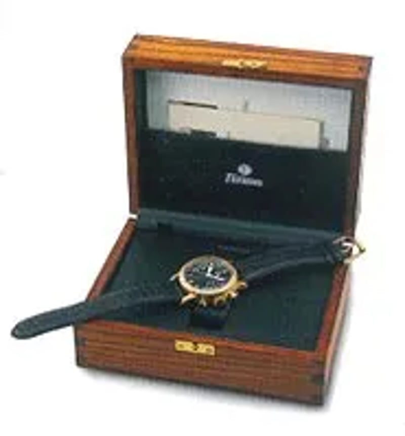 Classic Flieger Chronograph 753-02 — 裏蓋